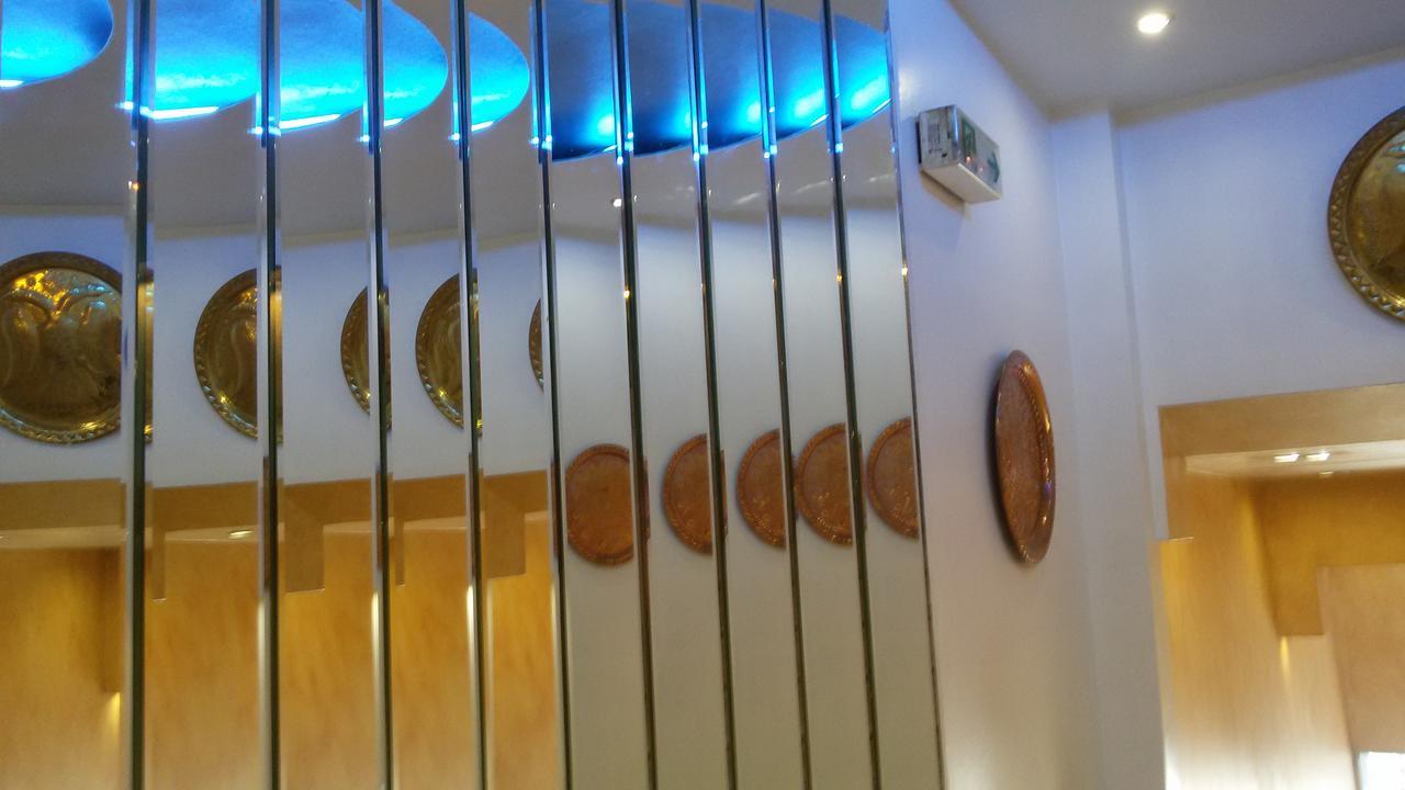 Lozanni Hostel Атина Екстериор снимка