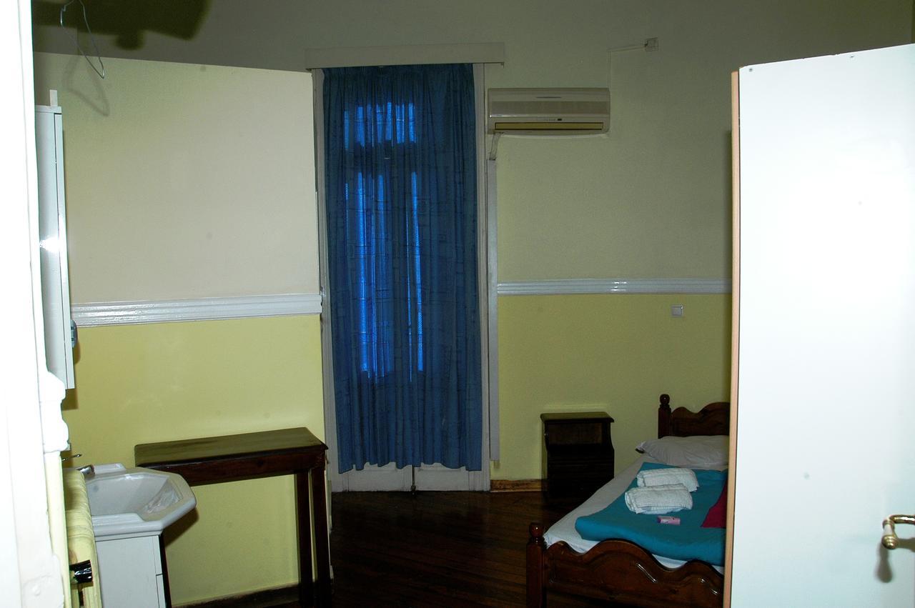 Lozanni Hostel Атина Екстериор снимка