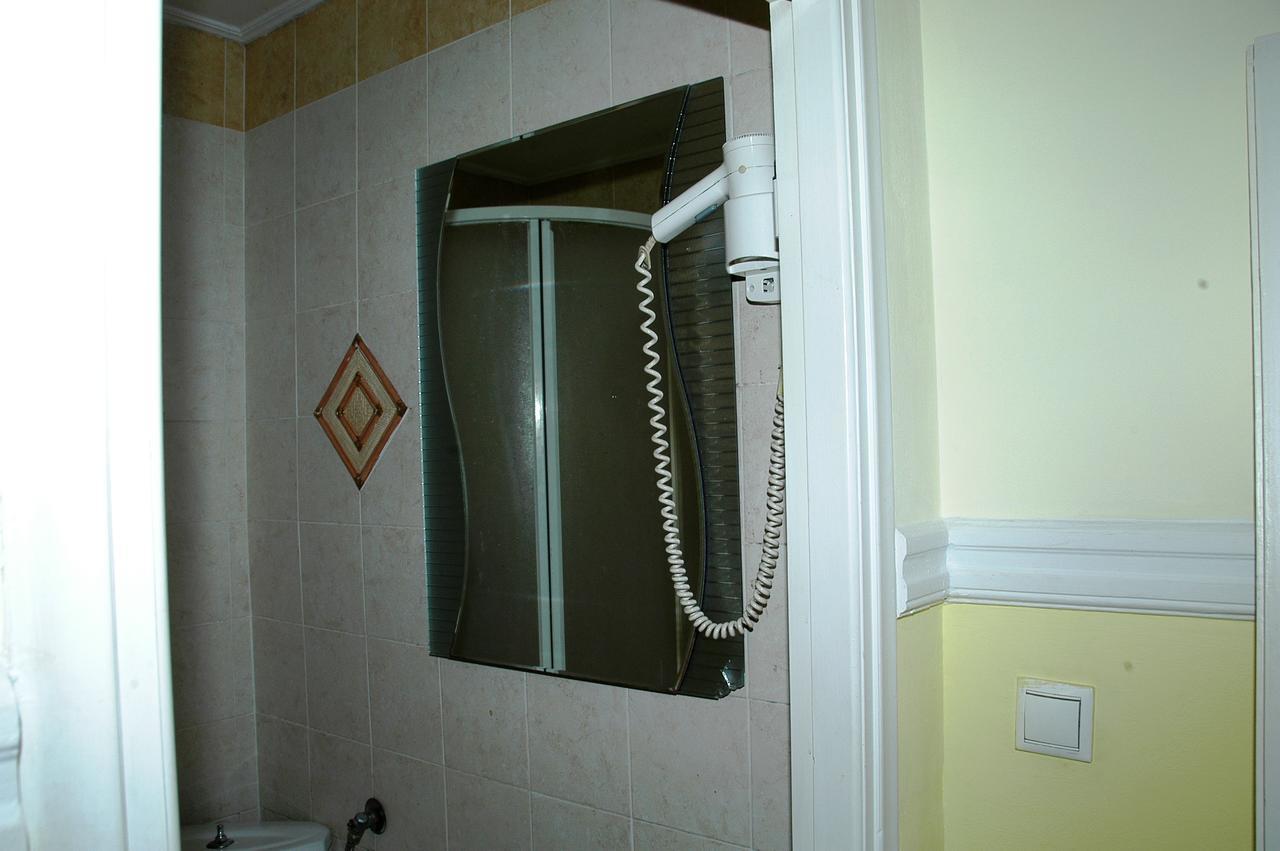 Lozanni Hostel Атина Екстериор снимка
