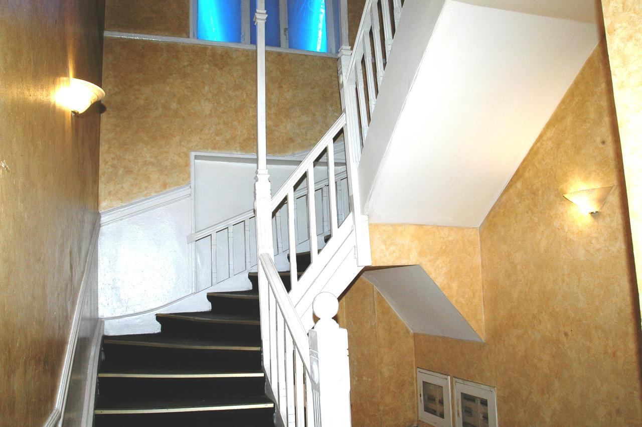 Lozanni Hostel Атина Екстериор снимка