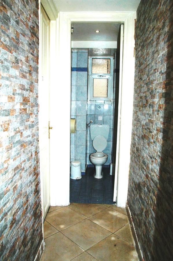 Lozanni Hostel Атина Екстериор снимка