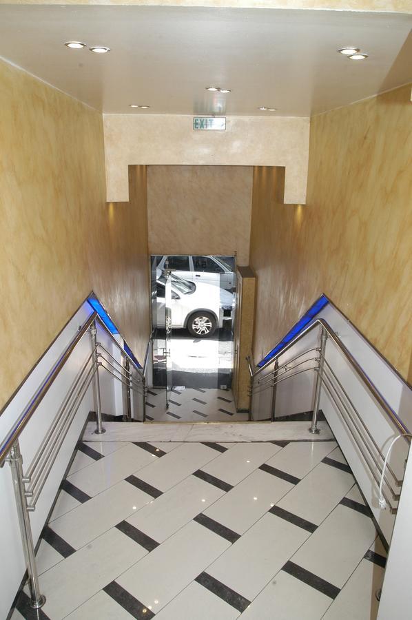 Lozanni Hostel Атина Екстериор снимка